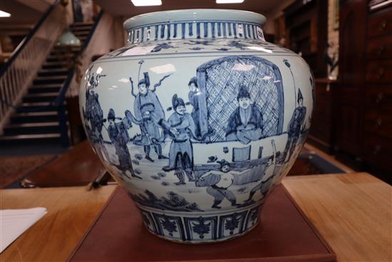 A large Chinese blue and white Guan jar height 40cm